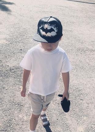 Футболка h&m білого кольору для хлопчика розмір 116