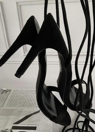 Черные замшевые босоножки на завязках бренда plt🖤9 фото