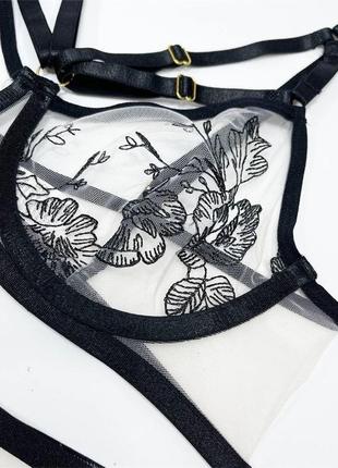 Прозорий комплект жіночої білизни з вишивкою квітами з поясом s чорний (0004/1)8 фото