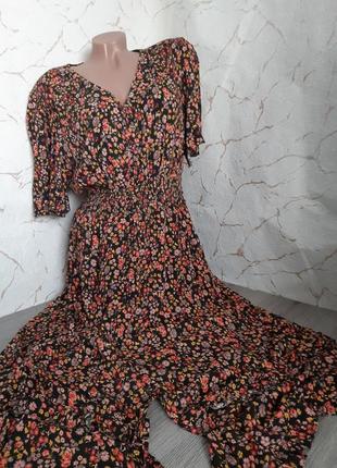 Платье длинное чёрное в цветочек,50 р