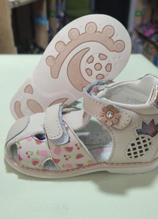 Сандалии для девочек