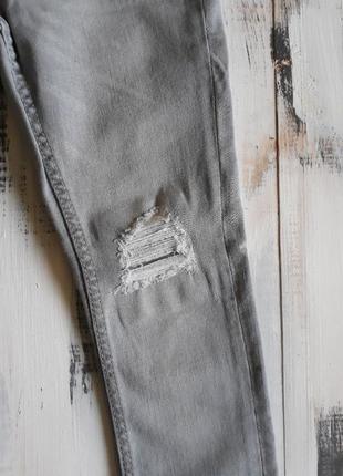 Рваные серые джинсы скинни на 4-5 лет h&m7 фото
