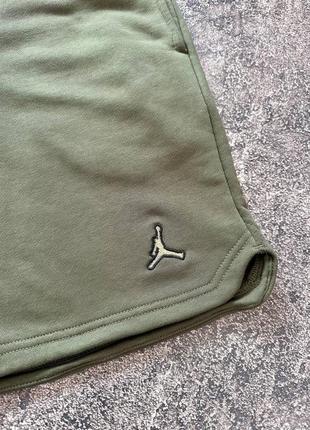 Брендовые мужские шорты / качественные шорты jordan в хаки цвета на лето3 фото