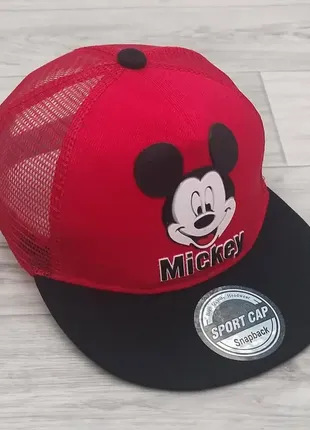 Кепка детская снепбек (snapback) с сеточкой в стиле микки красный с черным 50-54р (2225)