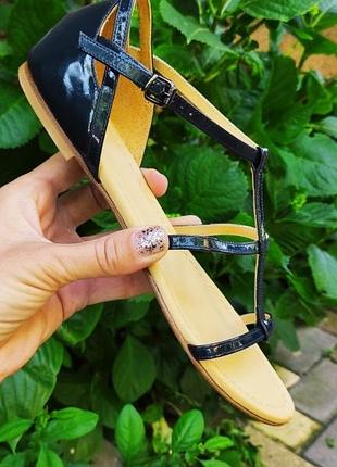 38 разм. navyboot. кожа. аккуратные босоножки