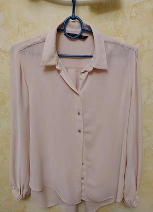 Красивая вискозная рубашка, нежно розового цвета ,пуговицы из натурального перламутра