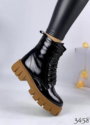 Черевики лаковані. 9