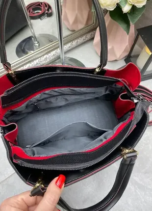 Черная с красным внутри - сумка на три отделения, с брелком, дорогой турецкий материал5 фото