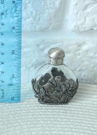 Vintage perfume bottle, glass perfume bottle with screw lid. вінтажна пляшка для парфумів2 фото
