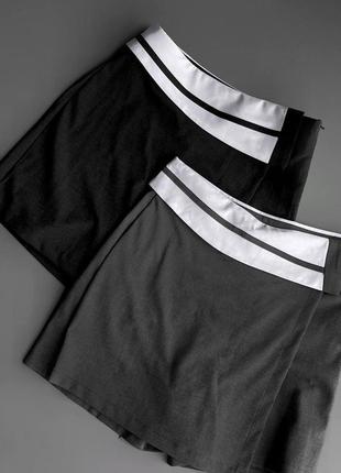 Шорты юбка качественные базовые черные графитовые трендовые стильные с белым поясом юбка2 фото
