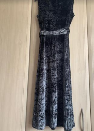 Платье миди серое бархатное велюровая пояс3 фото
