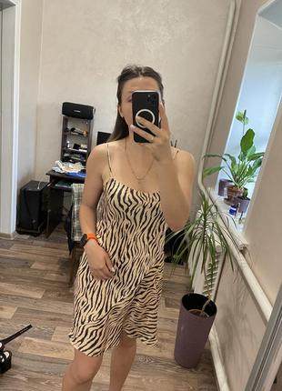 Сарафан платья в белизном стиле