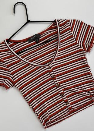 Стильный топ с коротким рукавом