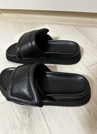 Шкіряні шльопанці pretty