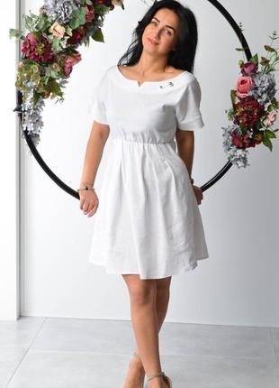 Короткое платье женское из льна белое с короткими рукавами3 фото