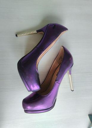 Вечрние темно-фіолетові туфлі