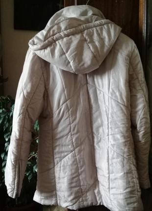 Утепленная курточка на осень.длина от плеча 75 см.,рукова 60 см.,низ 116 см.,талия 100.3 фото