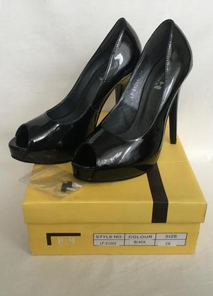 Новые босоножки на шпильке и платформе размер 39