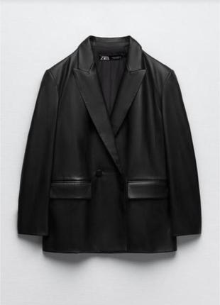 Черный кожаный пиджак zara