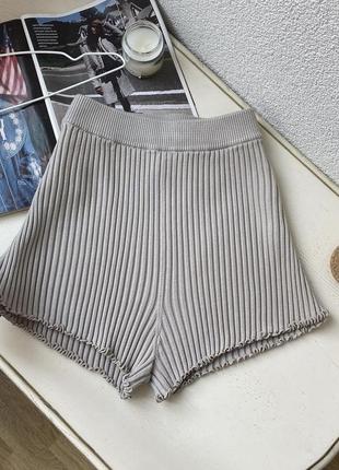 🤎очень классные шортики в рубчик от h&m😍