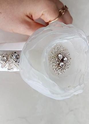 Неймовірно красивий набір шпильки і ободок білий з камінчиками ручна робота5 фото