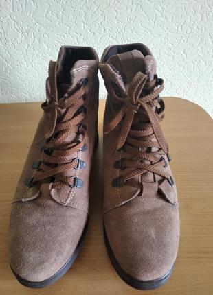 Супер ботинки из натурального замша.