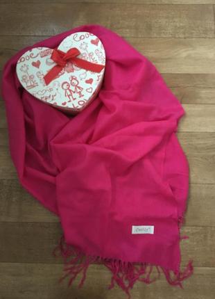 Супер яскравий малиновий шарф. шарф віскоза. рожевий шарф. гарний шарф.