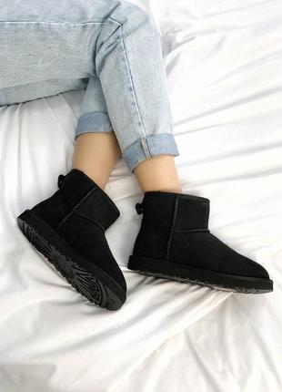 Сапожки ugg classic ii mini в черном цвете из натуральной овчины (осень-зима-весна)😍