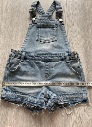 Крутой джинсовый комбинезон шорты f&amp;f 4-5 лет4 фото
