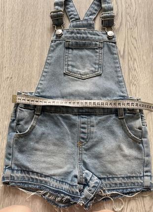 Крутой джинсовый комбинезон шорты f&amp;f 4-5 лет3 фото