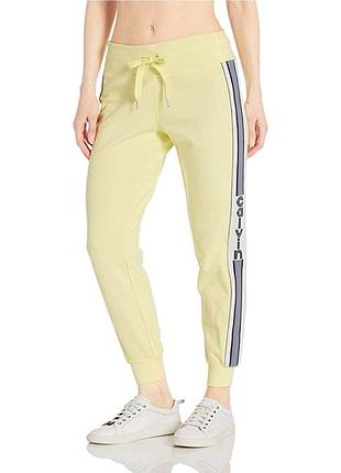 Модні jogger від calvin klein