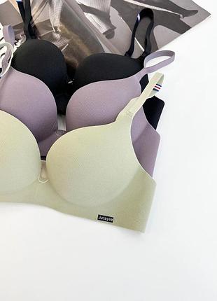 Безшовний бюстгальтер, кольори