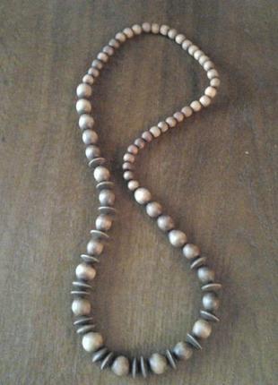 Натуральные деревянные бусы, серьги, браслеты и заколка.