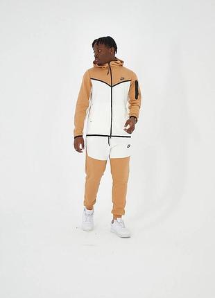 Лёгкий бежевый спортивный костюм nike tech fleece бежевый мужской спортивный костюм nike tech fleece с капюшоном костюм найк