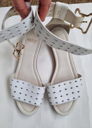 Босоножки bally, кожаные босоножки, босоножки кожа, сандалии bally, белые босоножки