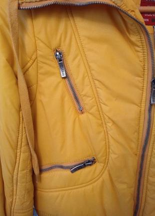Крута італійська стьобаний куртка-бомбер жовтого кольору!!!2 фото