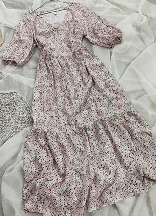 Ніжна ярусна сукня міді вільного крою в квітковий принт h&m