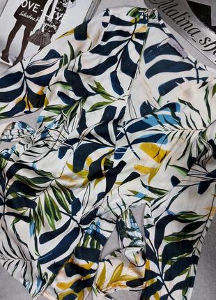 Блуза сатинова принт листя блузка атласна на запах 46 48 m&s распродажа розпродаж блуза листья6 фото
