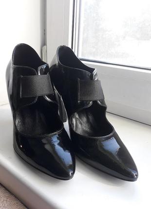 Лаковые черные туфли1 фото