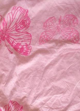 Спальне наволочка біла з рожевими метеликами 77*81 см б\в1 фото