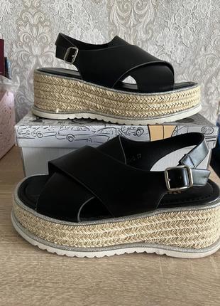 Босоножки, сандали, туфли