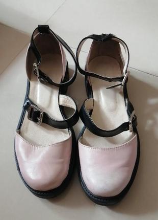 Шкіряні босоніжки, 39 розмір, по устілці 25 см