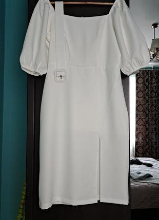 Платье белое нарядное