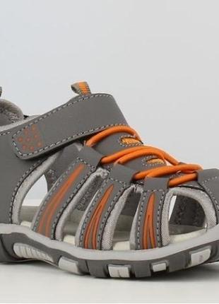 Босоніжки сандалі