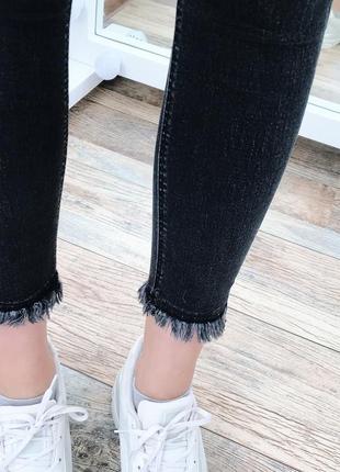 Актуальные джинсы с потертостями new look5 фото