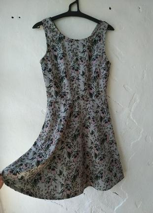 Женское платье в уветочный принт от fb sister размер s