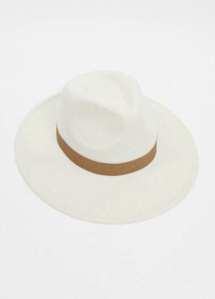 Кремовая женская шляпа1 фото