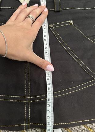 Черная мини юбка джинсовая с карманами трапеция м4 фото