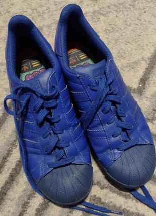 Кроссовки кожа adidas originals 39