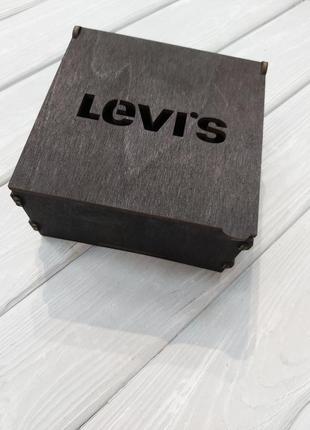 Брендова дерев'яна коробка під ремінь в стилі levi's левіс